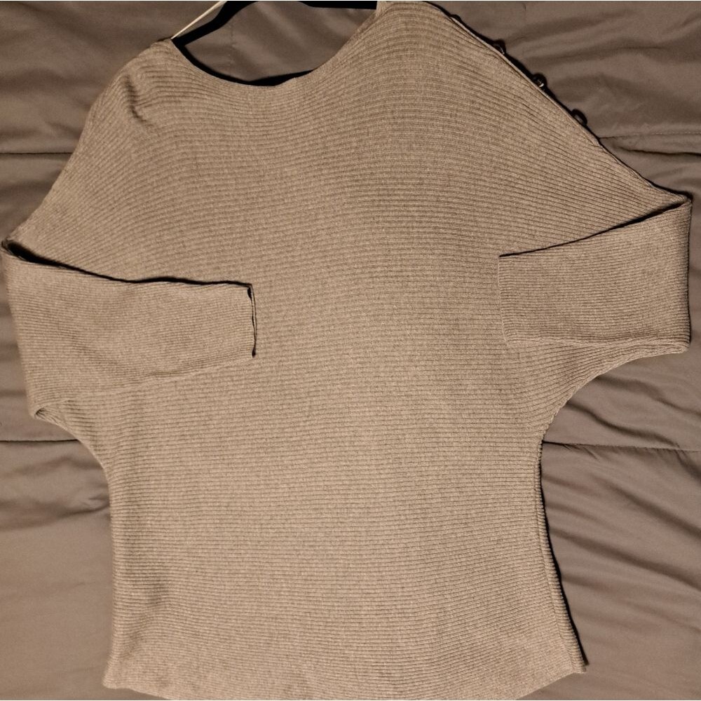 Vince Camuto Gray Ribbed Knit Button Accent Boat Neck Pullover Sweater - Picture 8 of 8